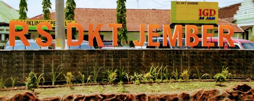Tim Bacabup Jember Hendy Siswanto & Rien Collection Besarkan Hati Tim Medis Kala Covid-19 Belum Jua Reda